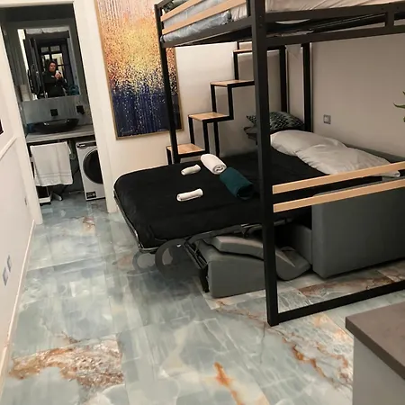Apartment Poliziano Destra Rome